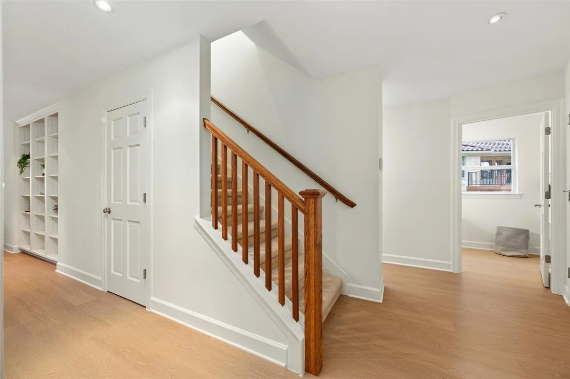 Photo of 117 Oakbluff CV
