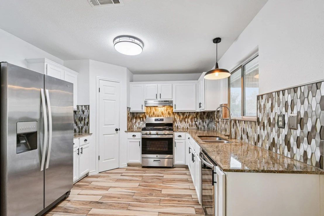 Photo of 7004 Colony Loop DR