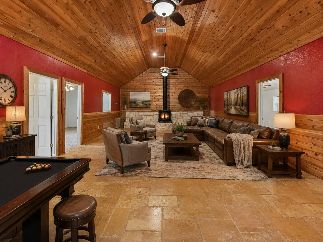 Photo of 1915 Oak Forest DR