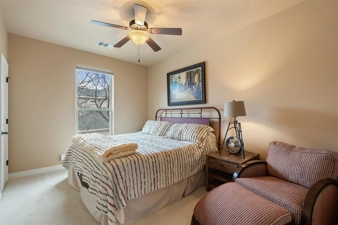 Photo of 118 Bridgepoint DR