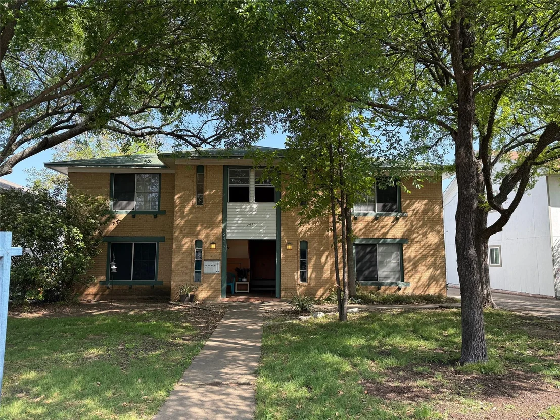 Photo of Unit D at 3417 Willowrun DR