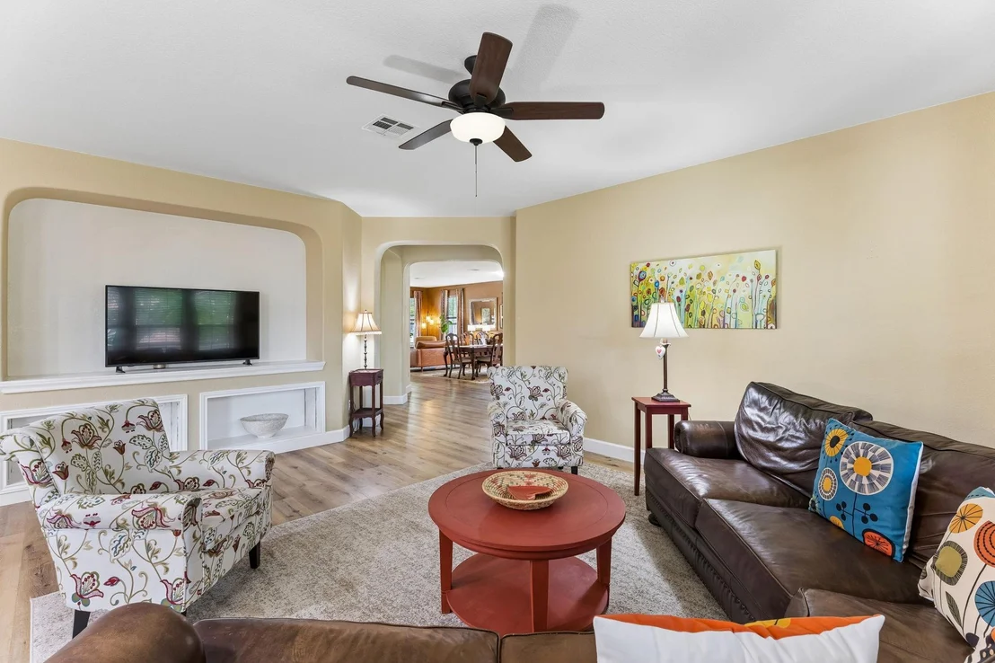 Photo of 309 Island Oak DR
