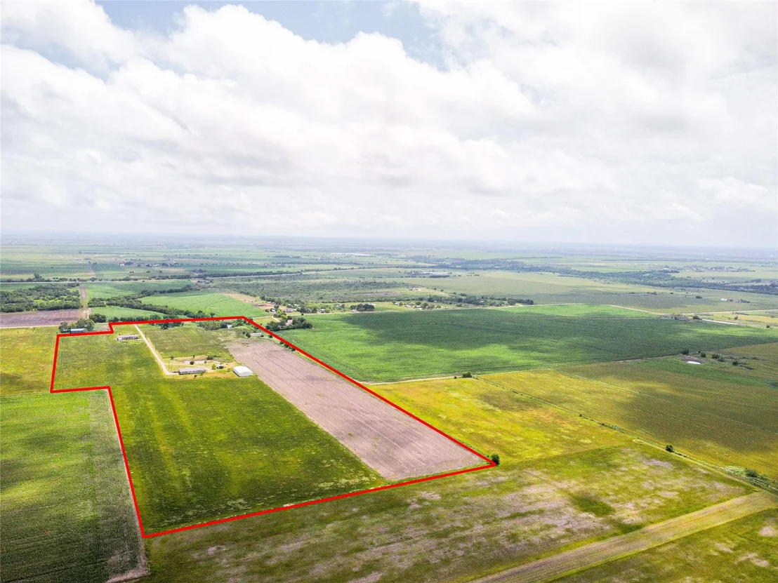 Photo of 900 County Road 406 RD