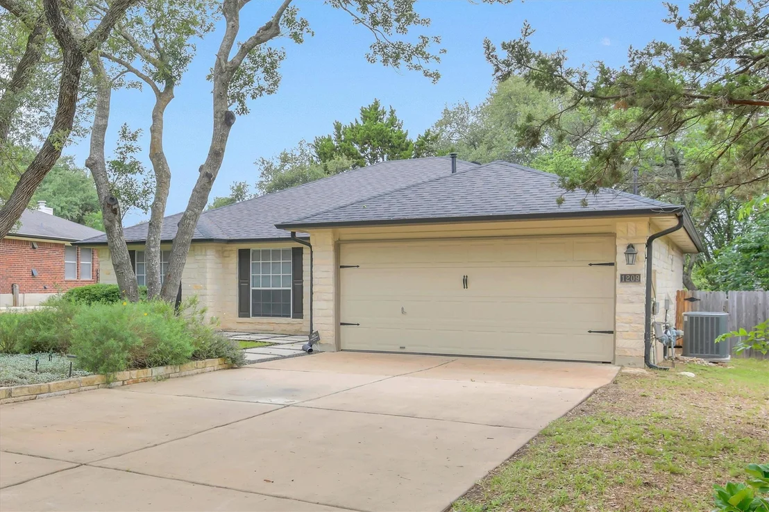 Photo of 1209 Machado RD