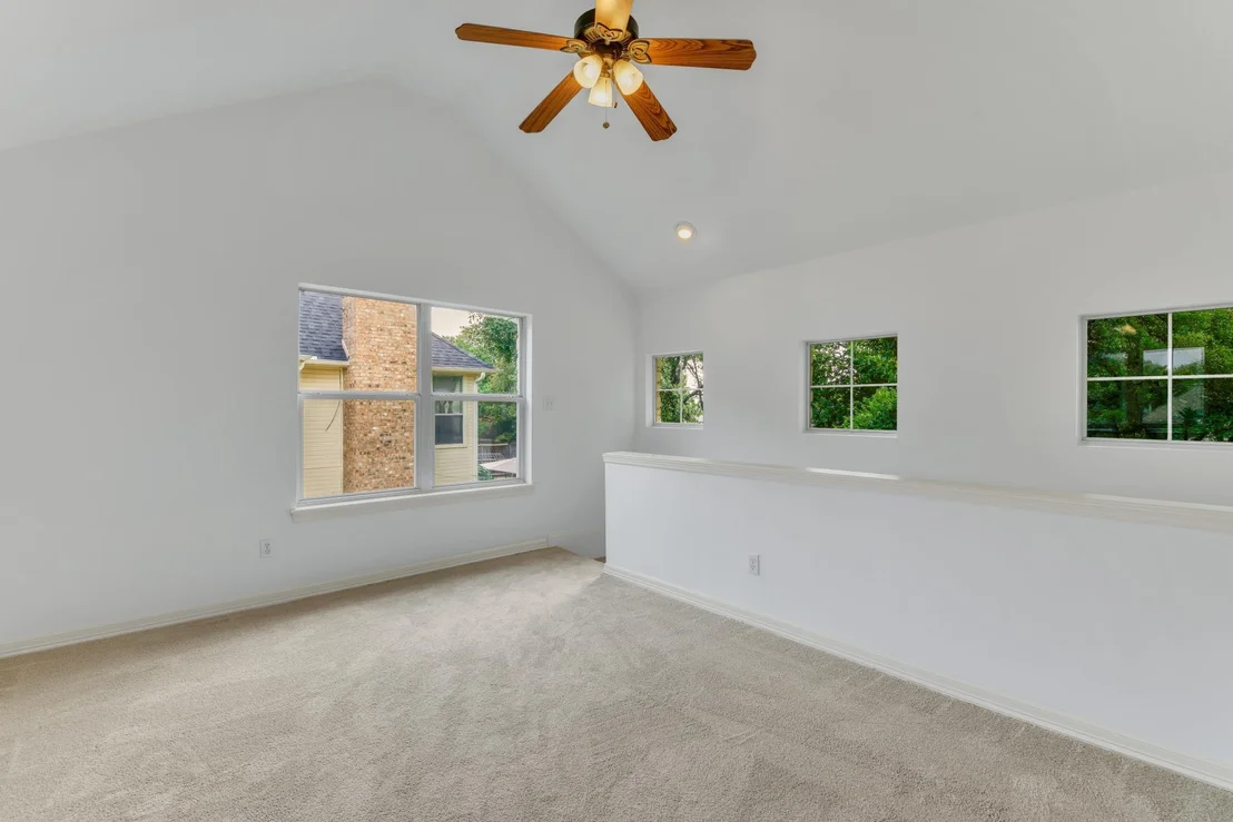 Photo of 701 Oaklands DR