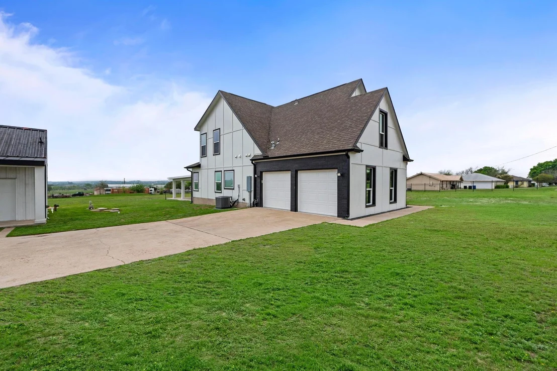 Photo of 150 Huntclub DR