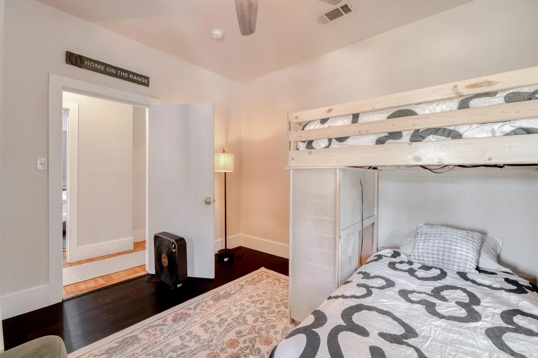 Photo of 905 Bellview Ave
