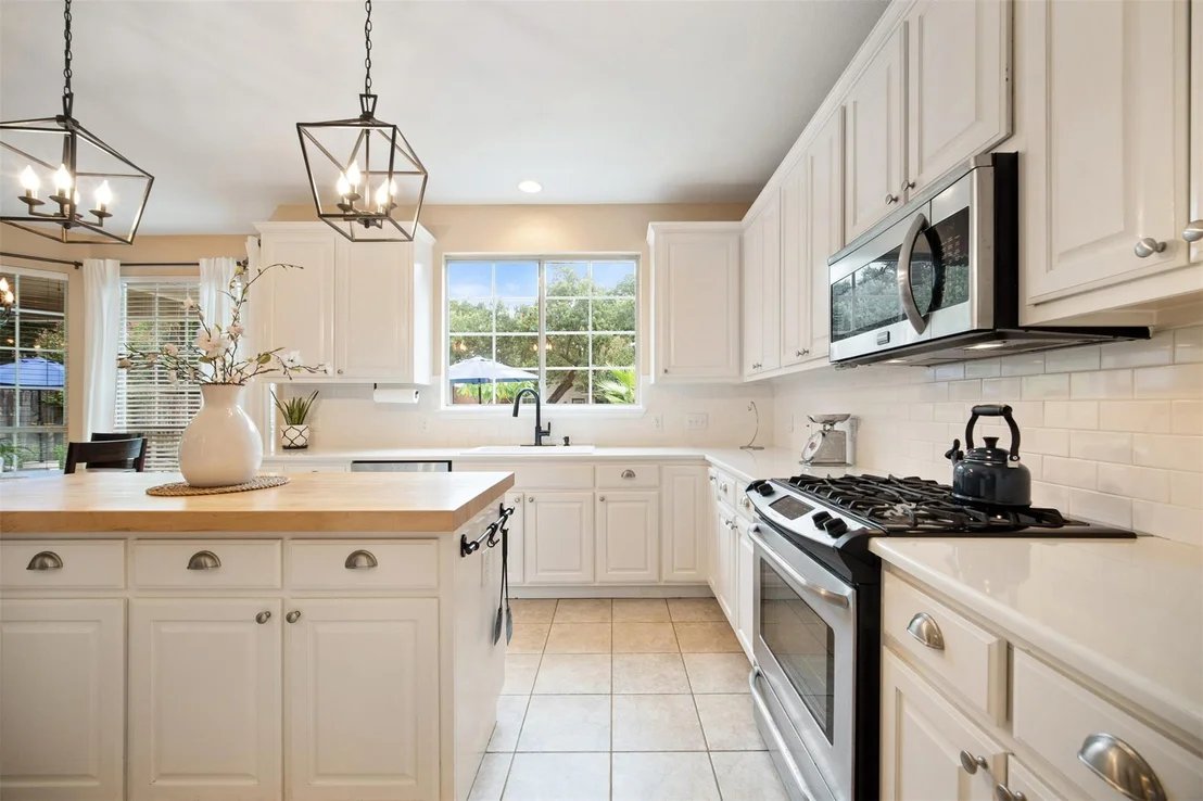 Photo of 1215 Boerne DR