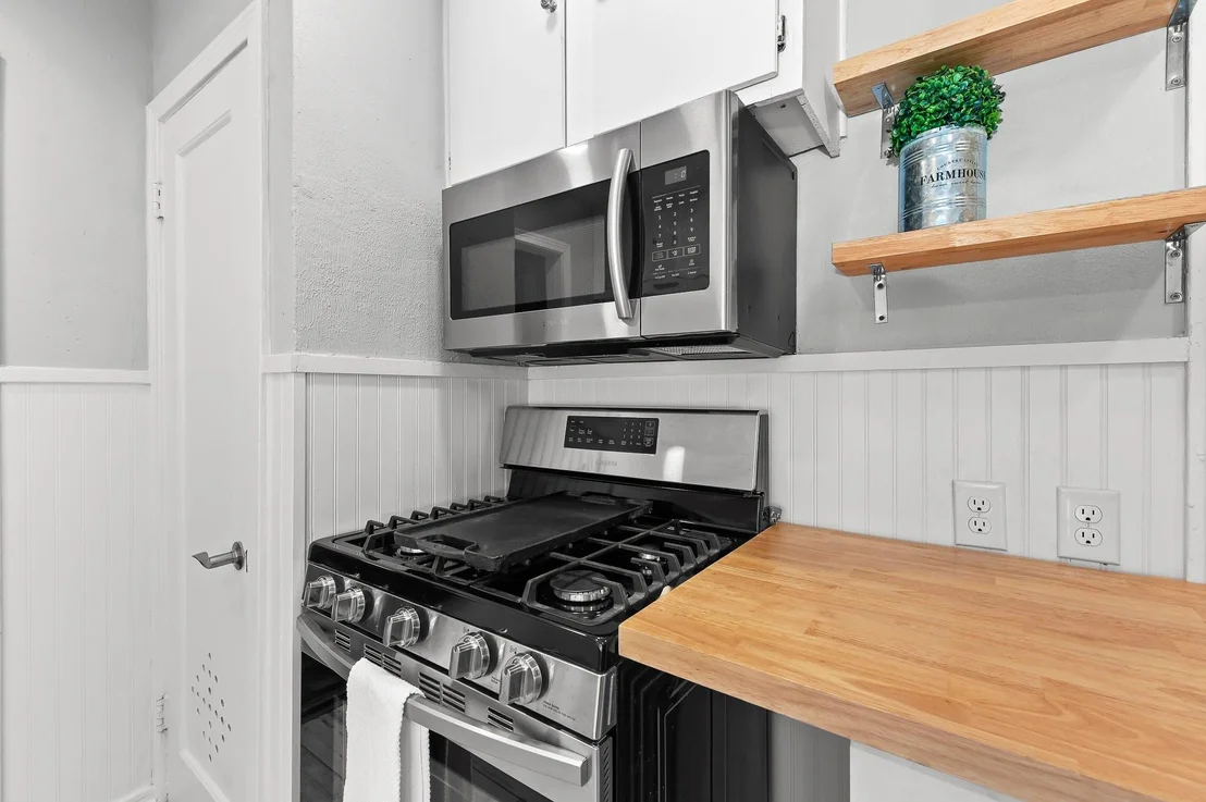 Photo of 1708 Payne Ave