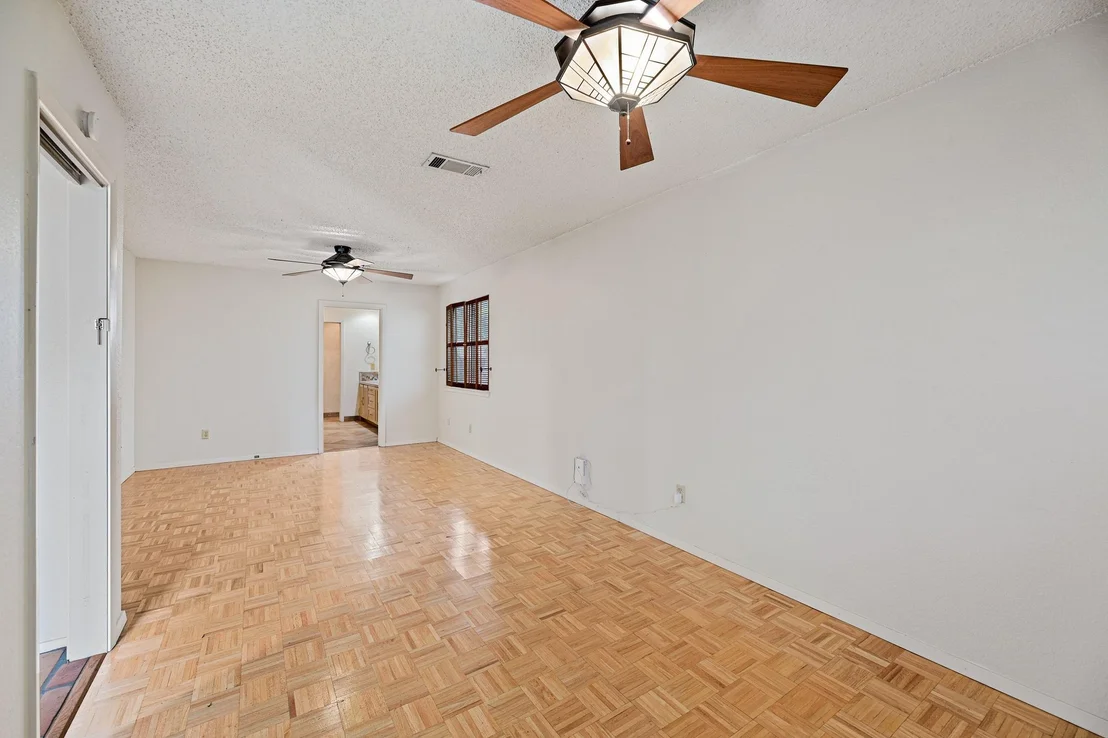 Photo of 8022 Scotland Yard