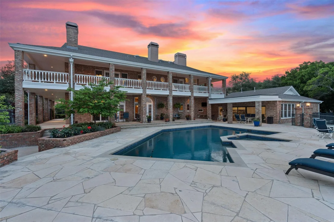 Photo of 12 Hedge LN