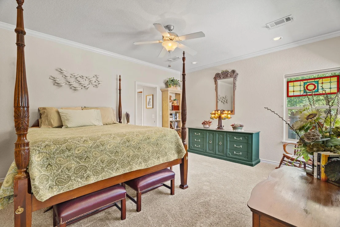 Photo of 813 Lacey Oak CIR