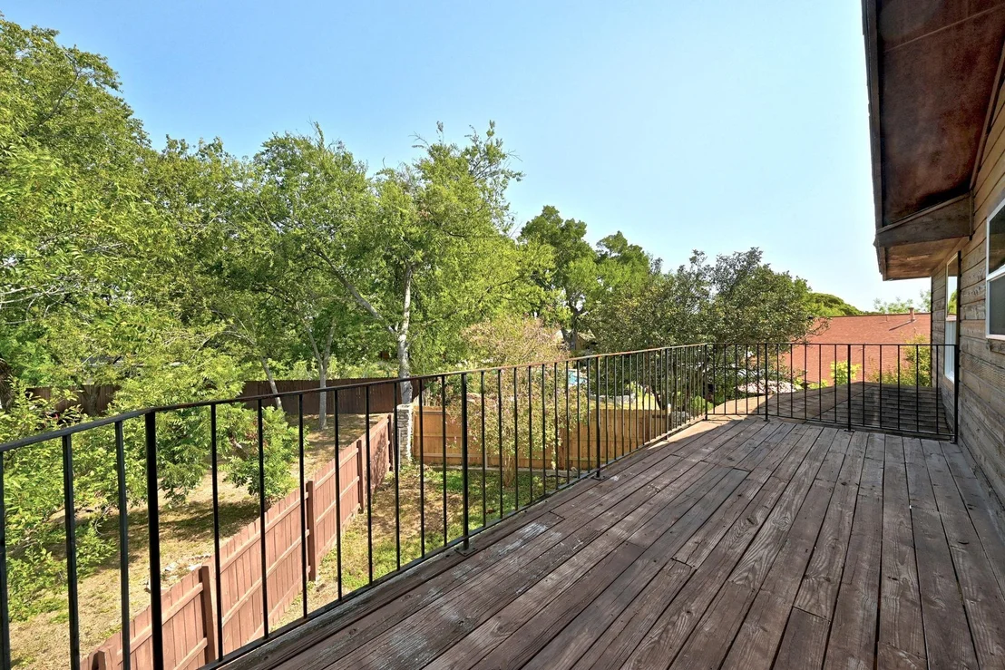Photo of 1904 Cedar Ridge DR