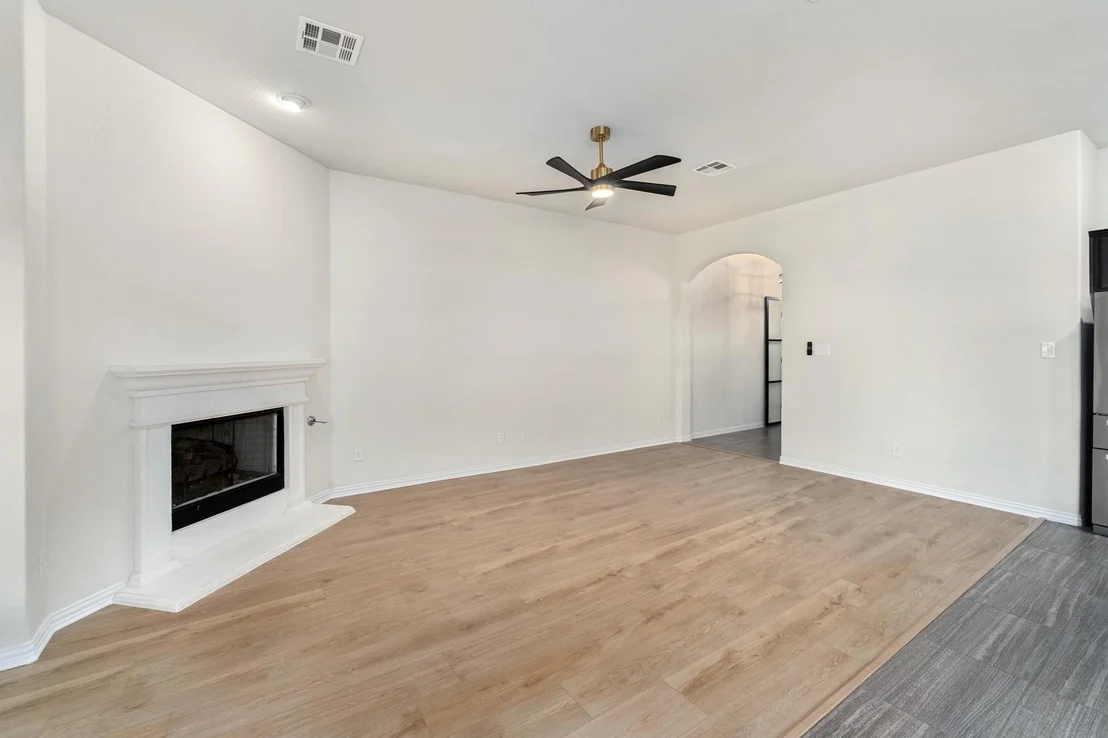 Photo of 21612 Hines LN