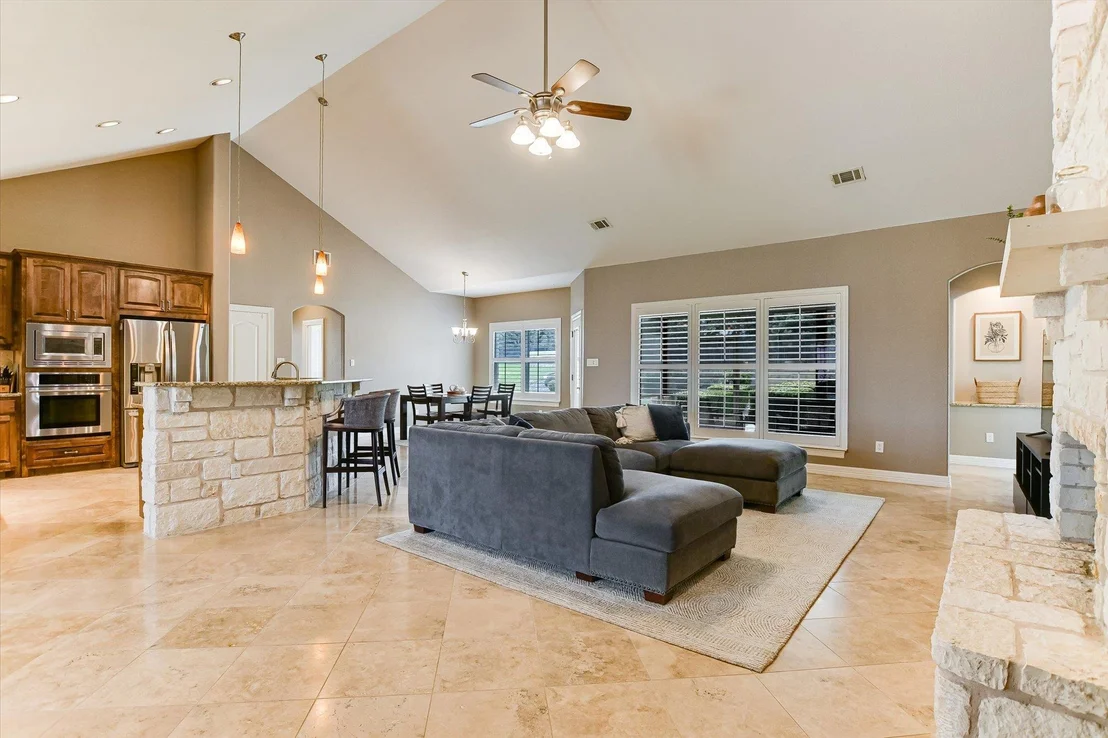 Photo of 604 Lake Side CV