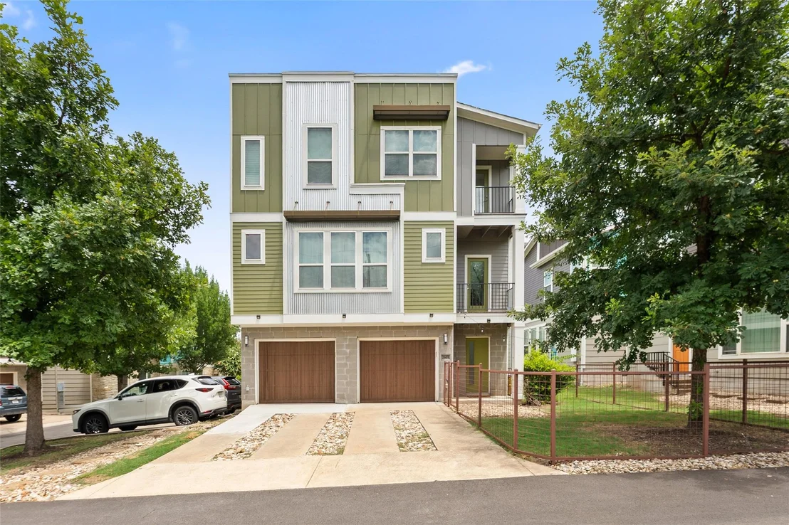 Photo of Unit 40C at 2605 Witsome LOOP