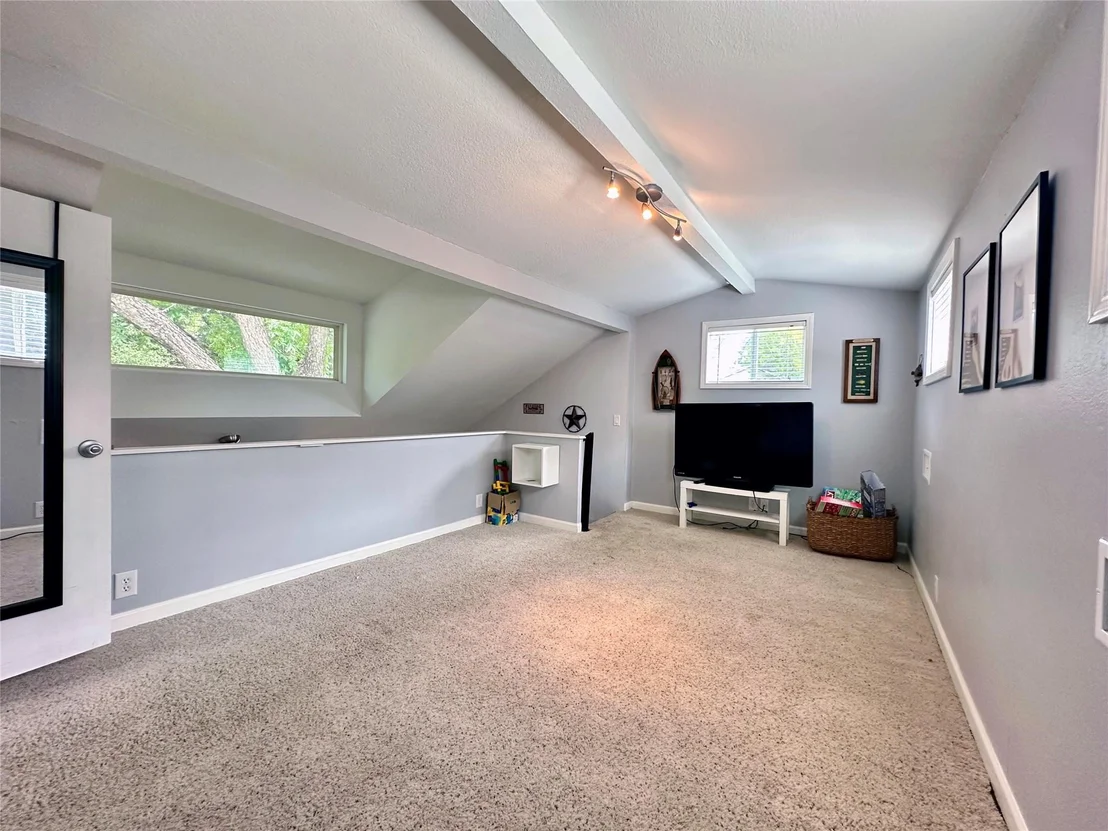 Photo of 1318 Contour DR