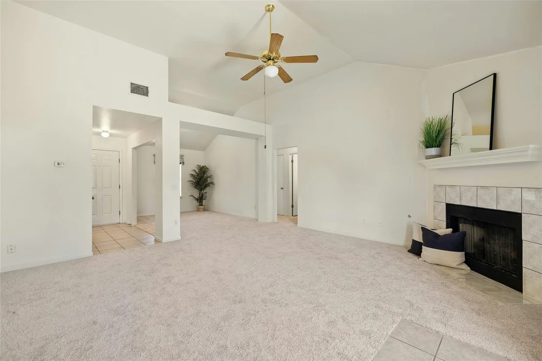 Photo of 512 Millcreek LN