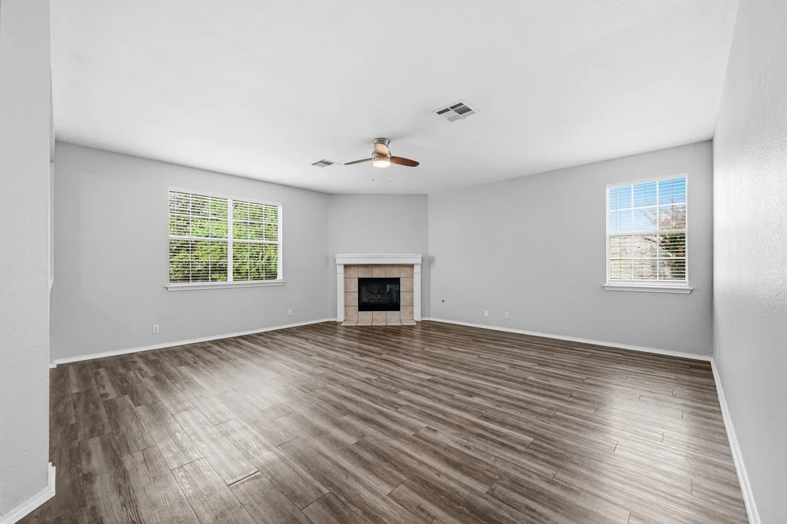 Photo of 1635 Abbey LN