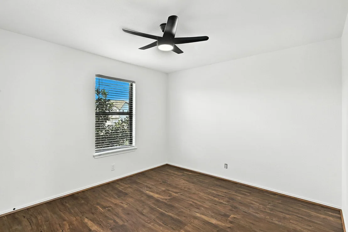 Photo of 290 Cushman DR