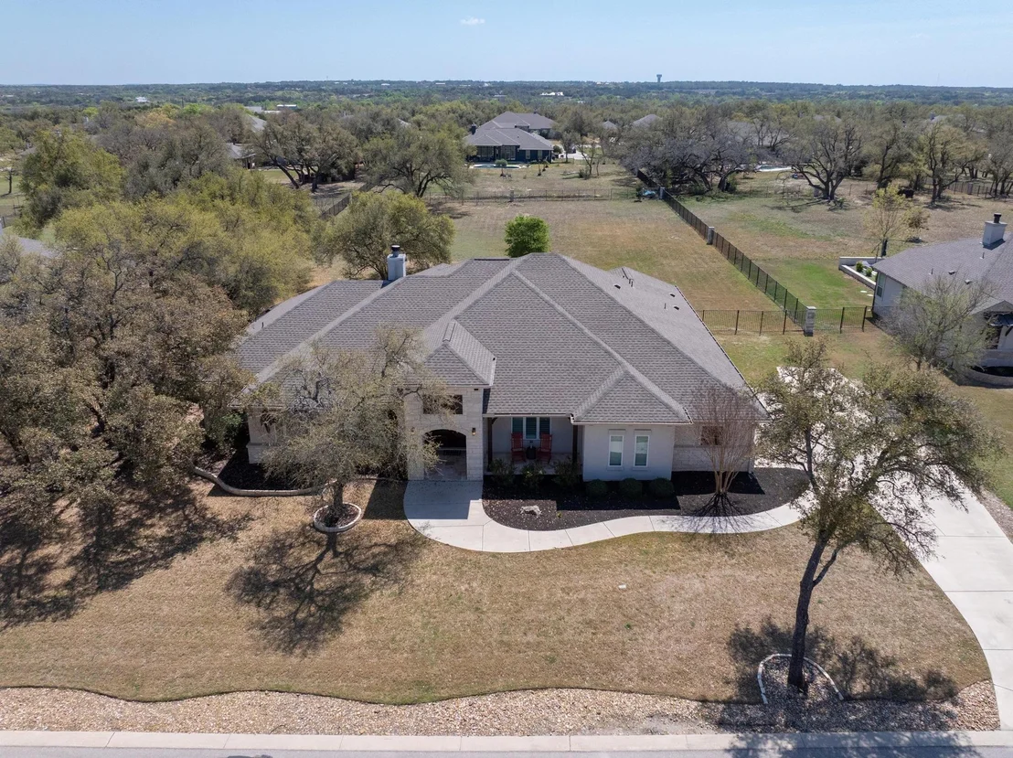 Photo of 221 Highland Oaks