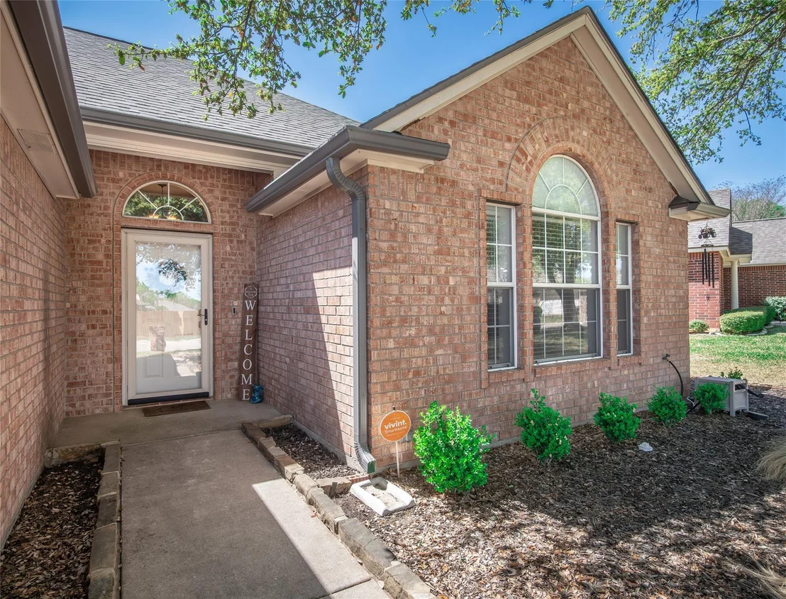 Photo of 2407 Kingsbury DR