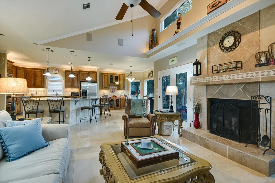 Photo of 9105 Bluegrass DR