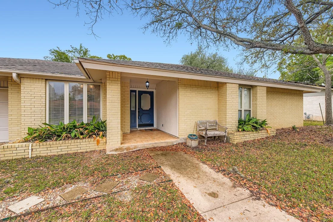 Photo of 10705 Pinehurst DR