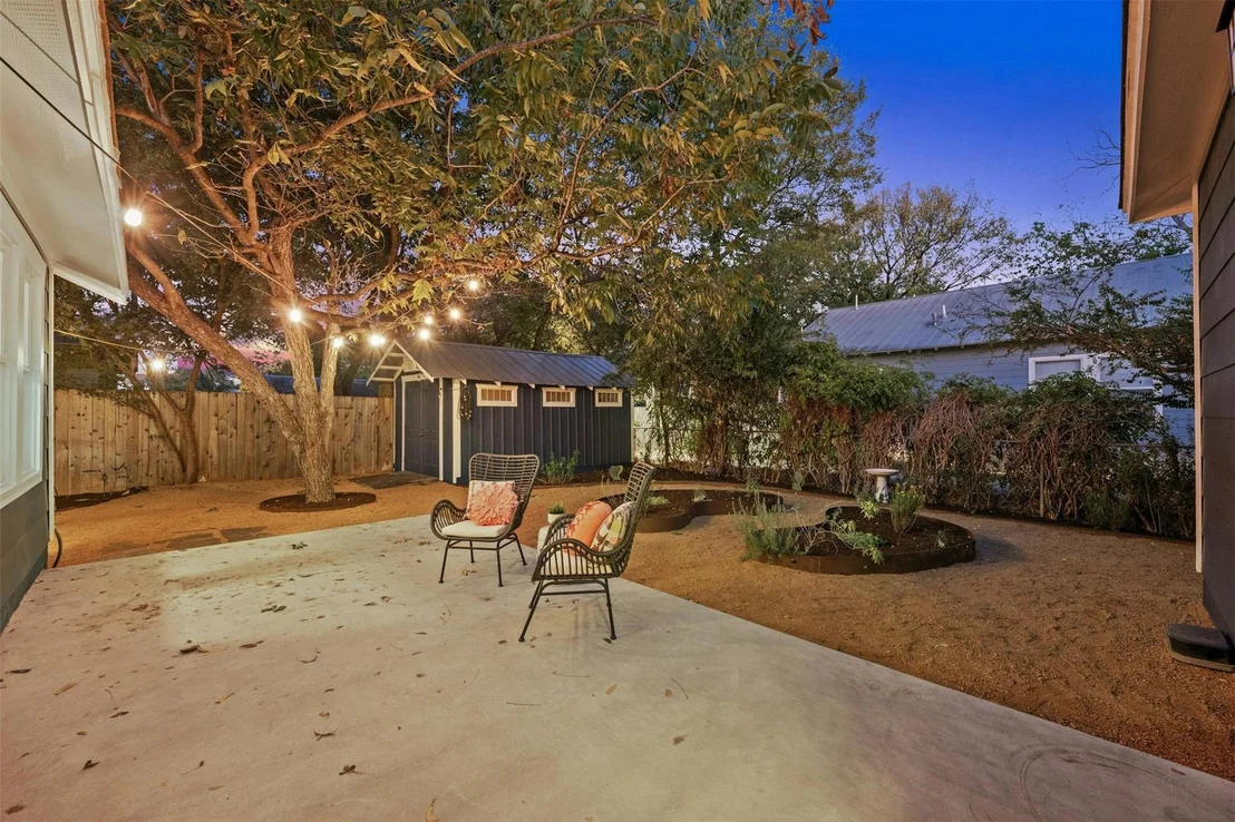 Photo of 3505 West Ave