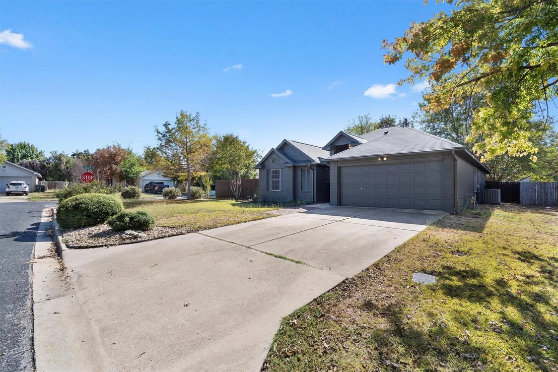 Photo of 101 Evergreen CIR
