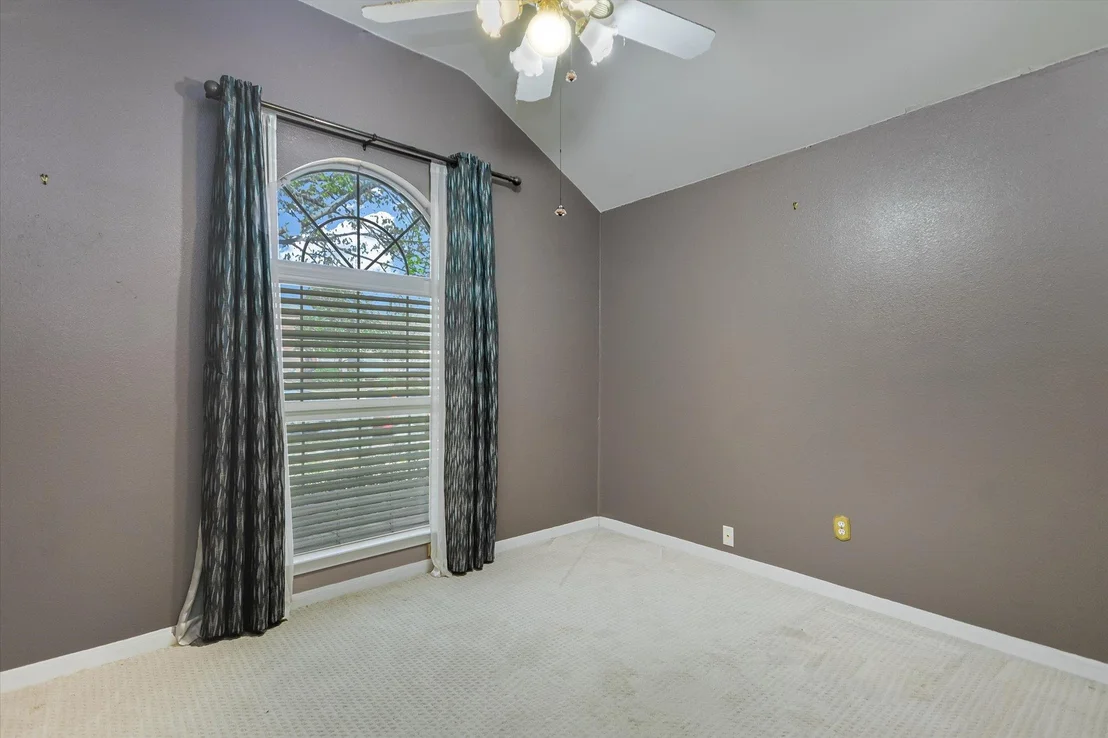 Photo of 405 Geyser Ave