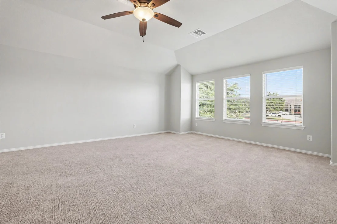 Photo of 903 Madrone DR