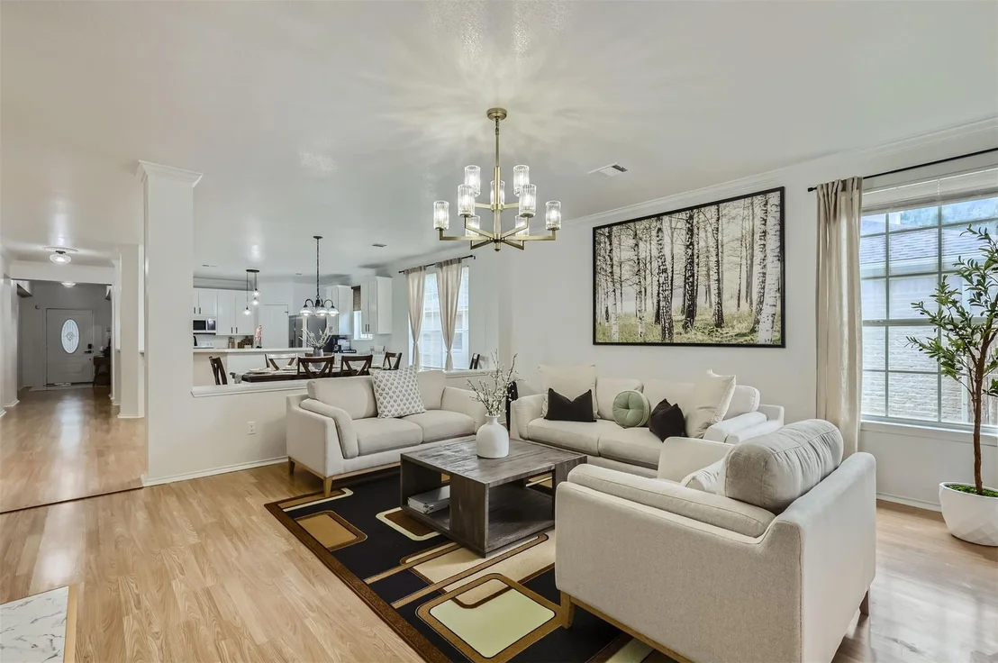 Photo of 1016 Thackeray LN