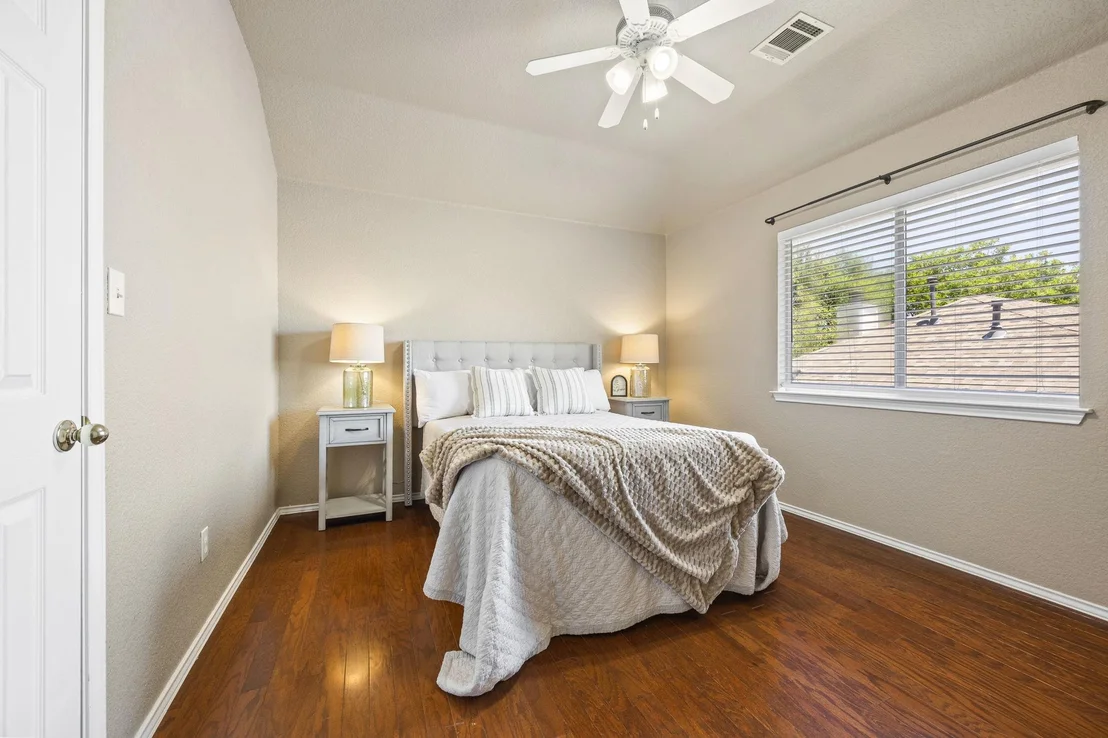 Photo of 709 Belmont DR