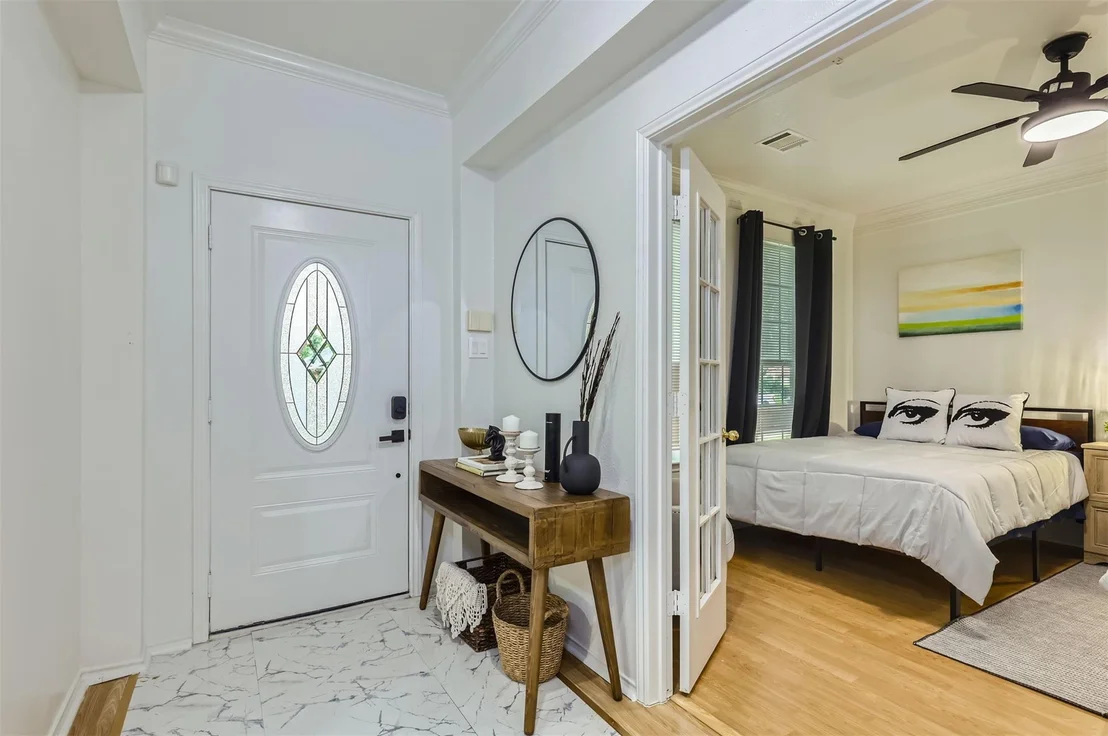 Photo of 1016 Thackeray LN