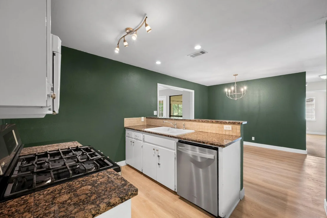 Photo of 902 Emerald Wood DR