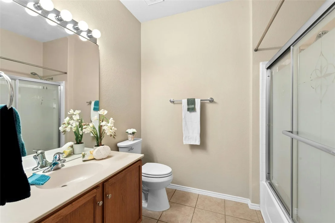 Photo of 111 Hampton CIR