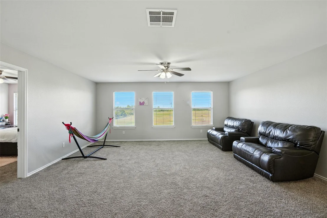 Photo of 221 Herrera TRL