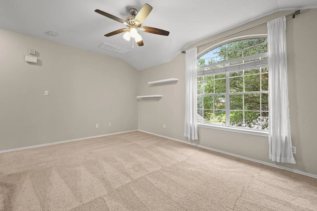 Photo of 10701 Beard Ave