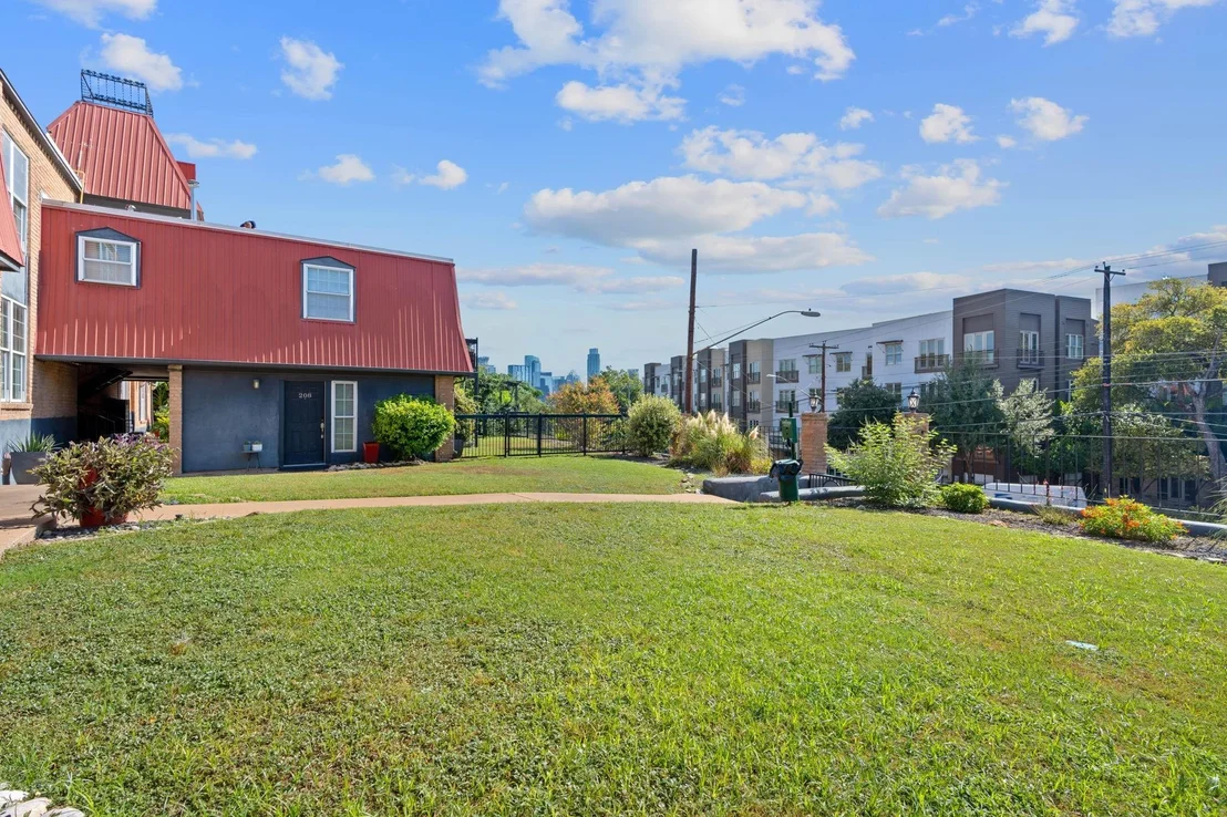 Photo of Unit 310 at 900 S Lamar BLVD