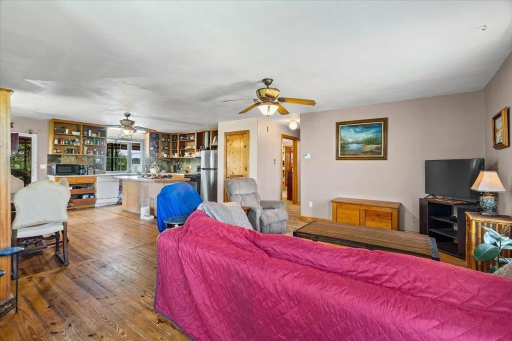 Photo of 3615 Peninsular DR