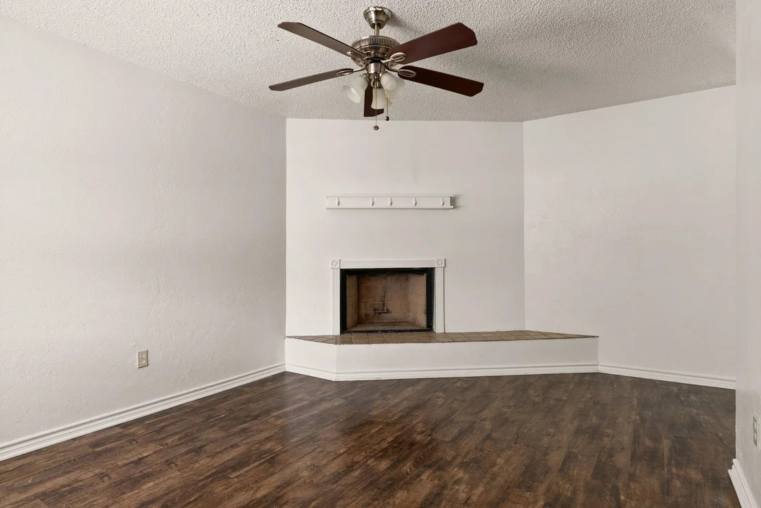 Photo of 2813 Live Oak DR