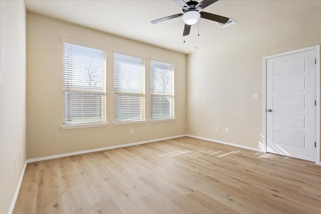 Photo of 1024 Chad LOOP