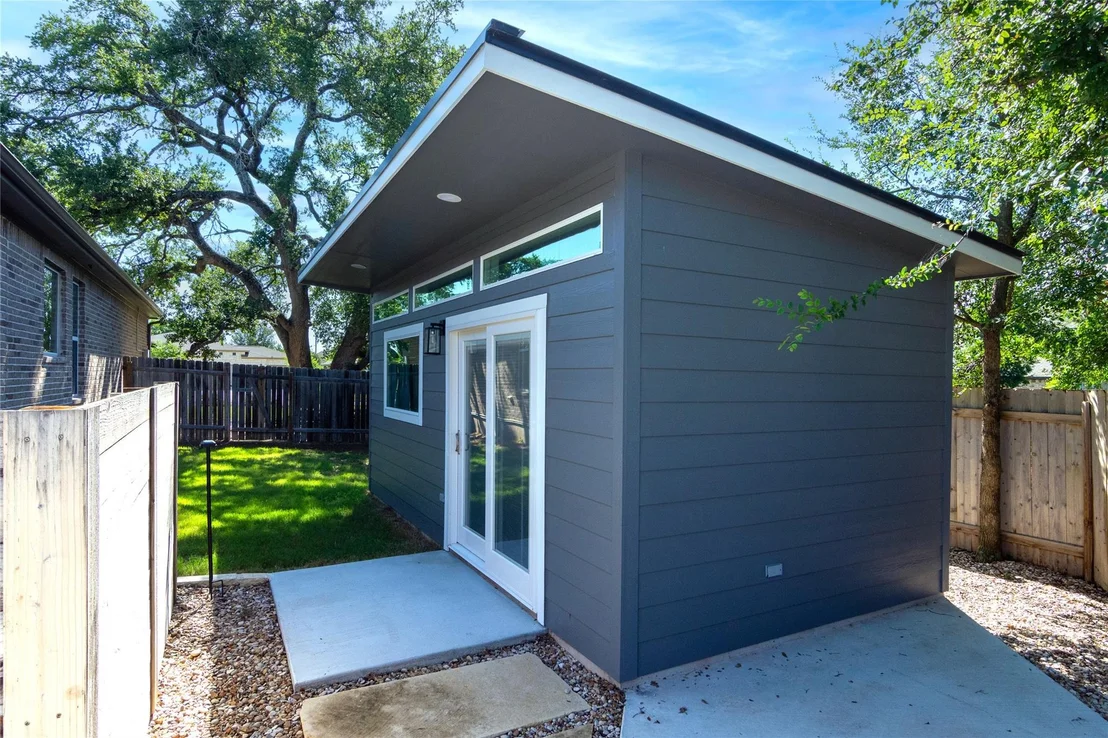 Photo of 121 Split Oak DR