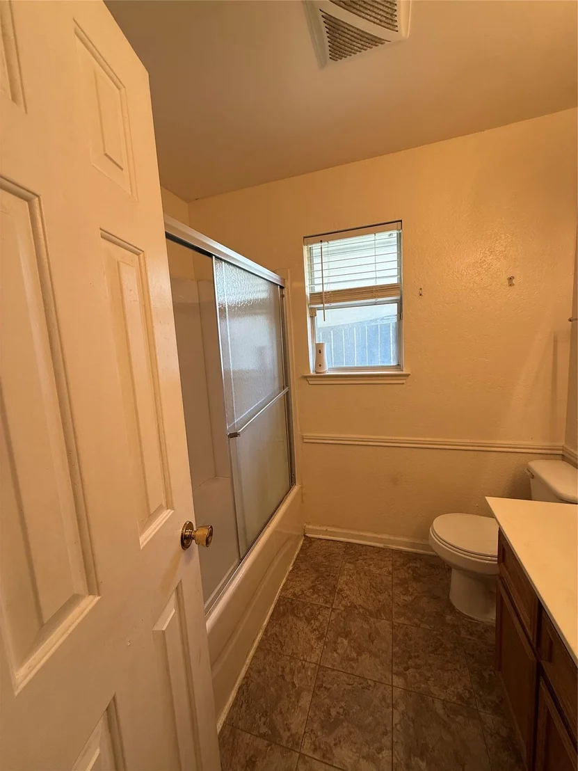 Photo of 907 Vernon DR