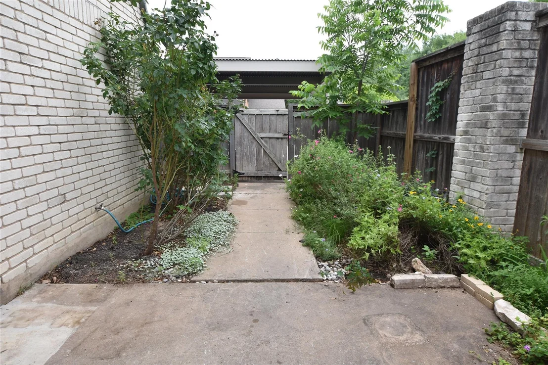 Photo of 2000 Millay DR