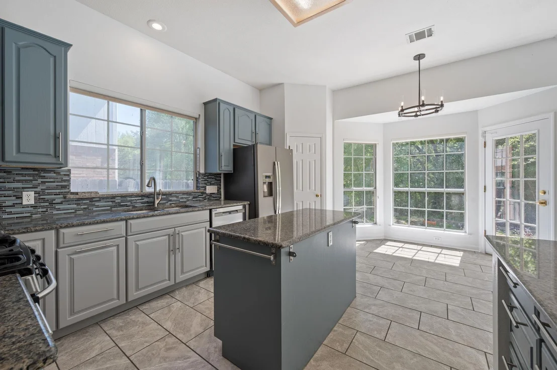 Photo of 10831 Redmond RD