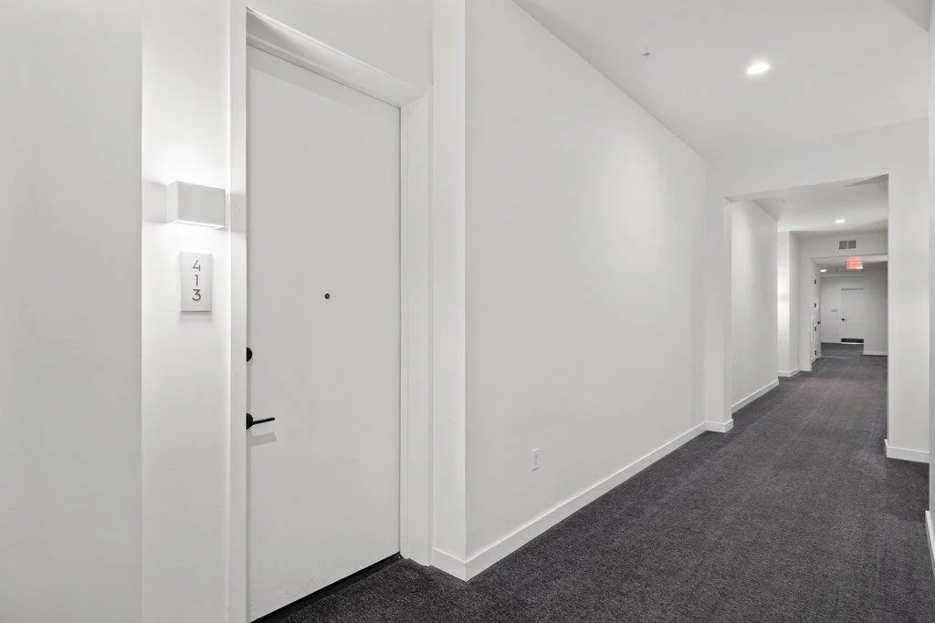 Photo of Unit 413 at 800 Embassy DR