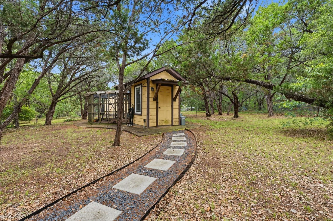 Photo of 8121 Bluff TRL