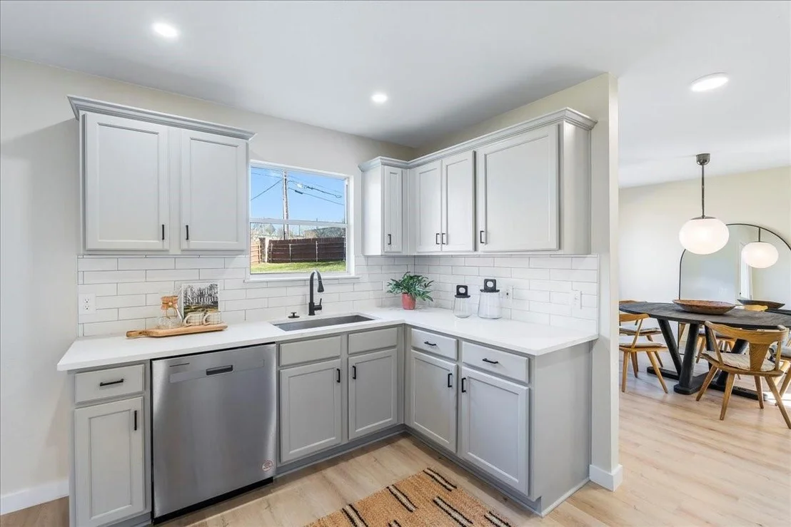 Photo of 606 Sheraton Ave